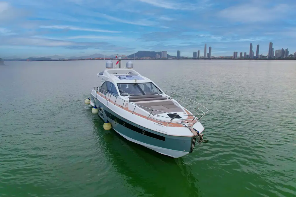  2019 Azimut S6 Yacht For Sale in Panama City 