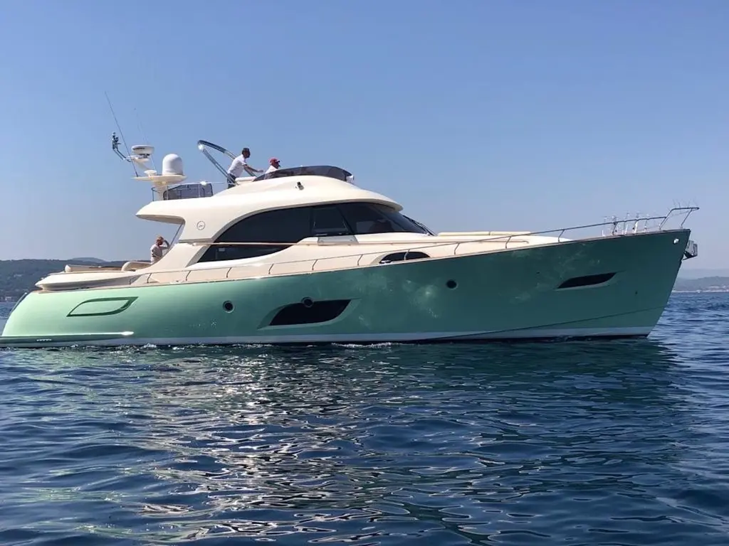2007 Mochi Craft 64' Dolphin Yacht For Sale in Port Grimaud 83 2007 Mochi Craft 64' Dolphin Yacht For Sale in Port Grimaud 83