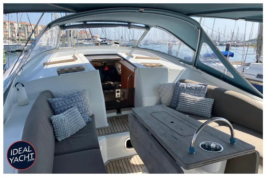 RONNIE 2009 Wauquiez Pilot Saloon 55 Yacht For Sale in Agde 34 RONNIE 2009 Wauquiez Pilot Saloon 55 Yacht For Sale in Agde 34