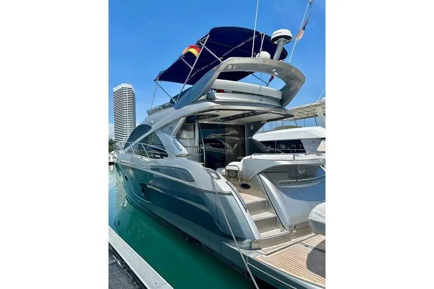 2012 Sunseeker Manhattan 53 Yacht For Sale in Pattaya 2012 Sunseeker Manhattan 53 Yacht For Sale in Pattaya