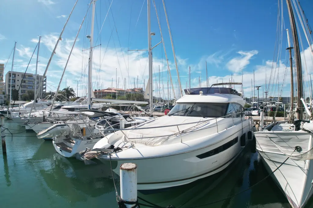2017 Prestige 560 Yacht For Sale in Canet-en-Roussillon 66 2017 Prestige 560 Yacht For Sale in Canet-en-Roussillon 66