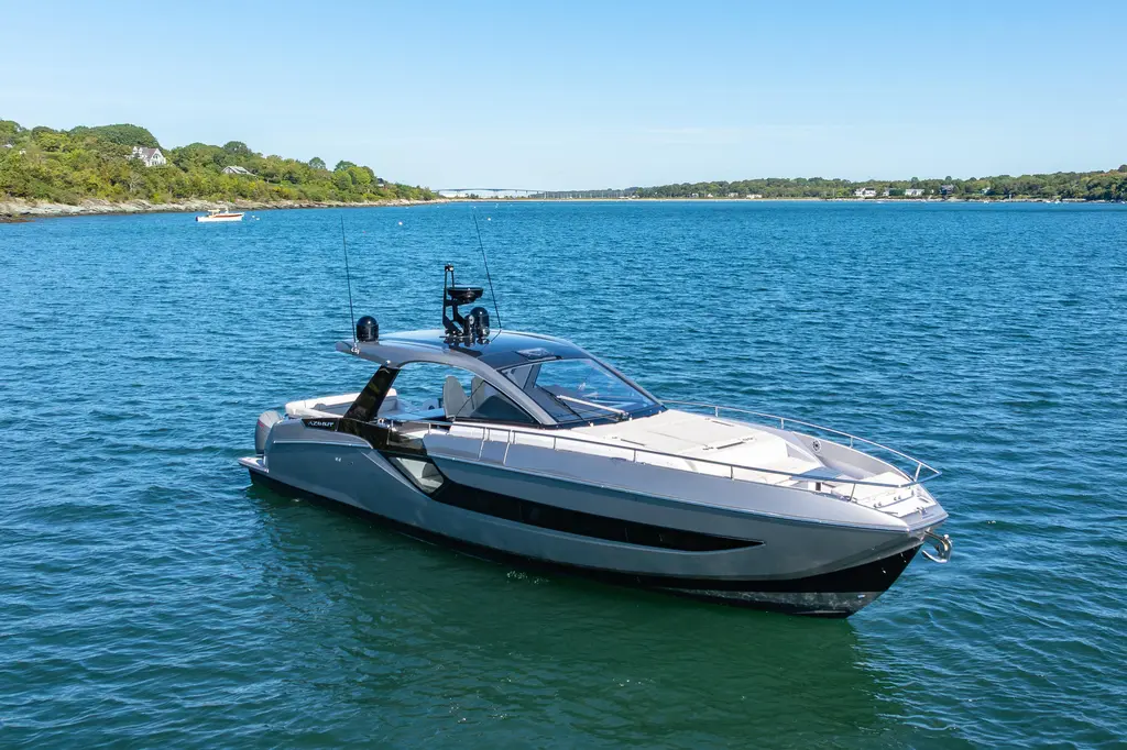 DESIDERATA 2023 Azimut Verve 47 Yacht For Sale in Newport RI DESIDERATA 2023 Azimut Verve 47 Yacht For Sale in Newport RI