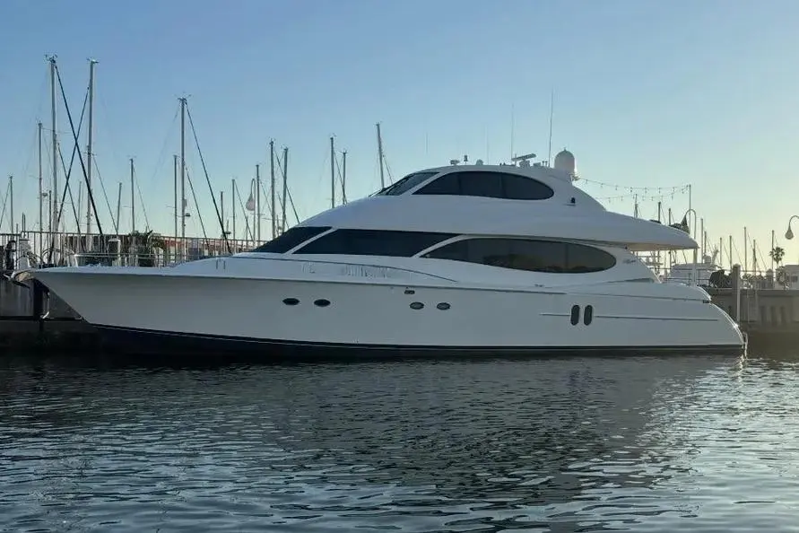 2004 Lazzara Yachts SC Motor Yacht Yacht For Sale in St Petersburg FL 2004 Lazzara Yachts SC Motor Yacht Yacht For Sale in St Petersburg FL