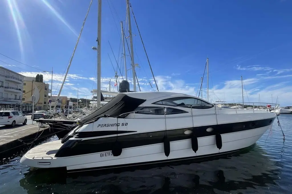 2004 Pershing 50 Yacht For Sale in Hyères 83 2004 Pershing 50 Yacht For Sale in Hyères 83