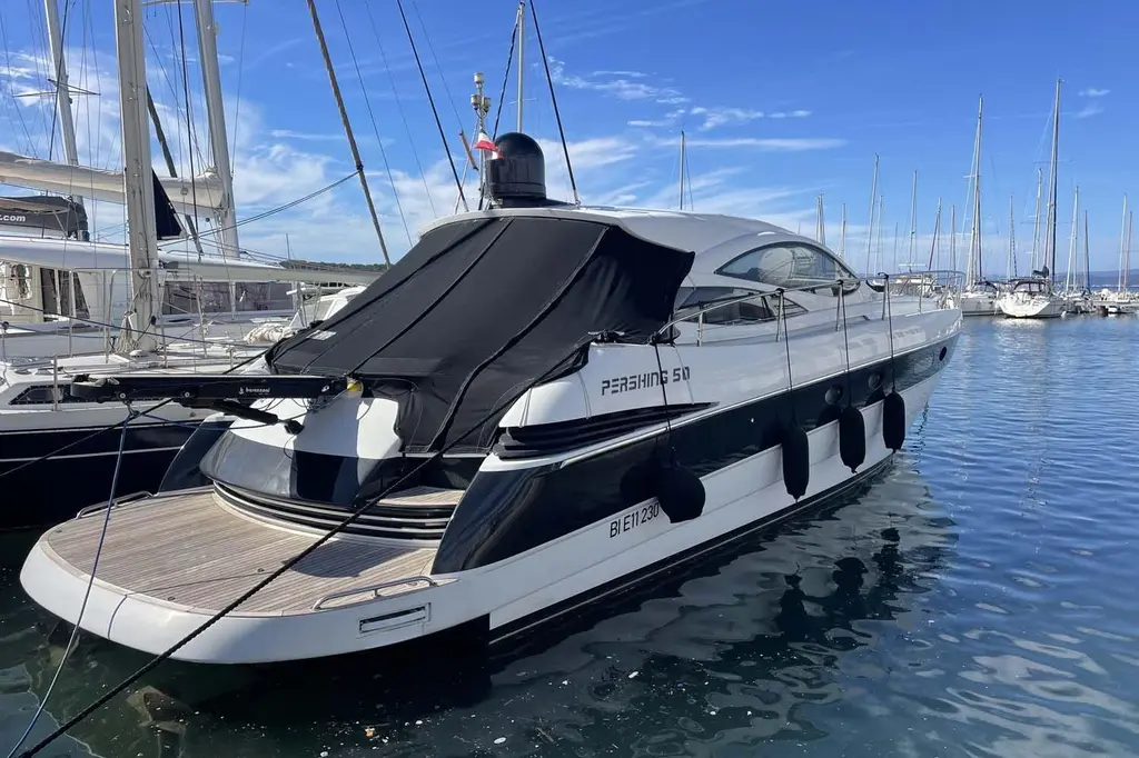 2004 Pershing 50 Yacht For Sale in Hyères 83 2004 Pershing 50 Yacht For Sale in Hyères 83