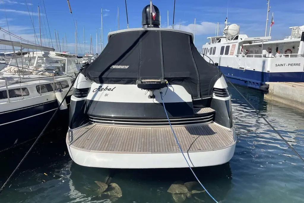 2004 Pershing 50 Yacht For Sale in Hyères 83 2004 Pershing 50 Yacht For Sale in Hyères 83