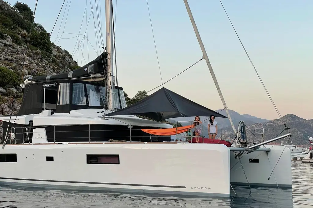 Chicago 2020 Lagoon 52 F Yacht For Sale in Marmaris Chicago 2020 Lagoon 52 F Yacht For Sale in Marmaris