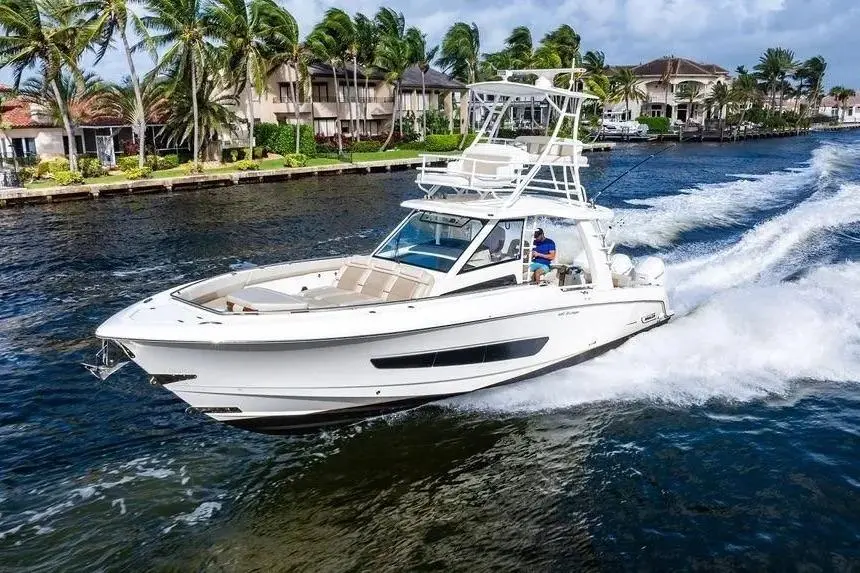 2022 Boston Whaler 420 Outrage Yacht For Sale in Deerfield Beach FL 2022 Boston Whaler 420 Outrage Yacht For Sale in Deerfield Beach FL