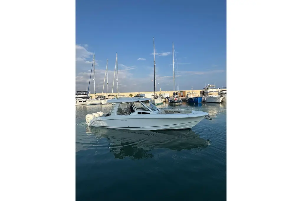 2020 Boston Whaler 350 Realm Yacht For Sale in Barcelona ES-B 2020 Boston Whaler 350 Realm Yacht For Sale in Barcelona ES-B