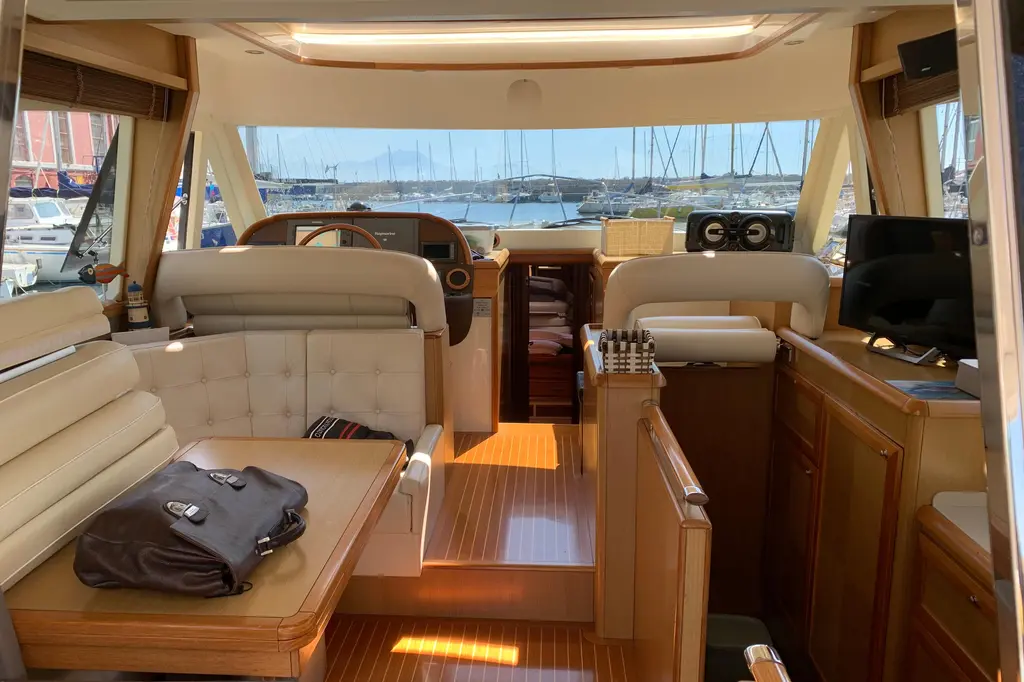 2008 Mochi Craft 54' Dolphin Yacht For Sale in Genoa IT-GE 2008 Mochi Craft 54' Dolphin Yacht For Sale in Genoa IT-GE