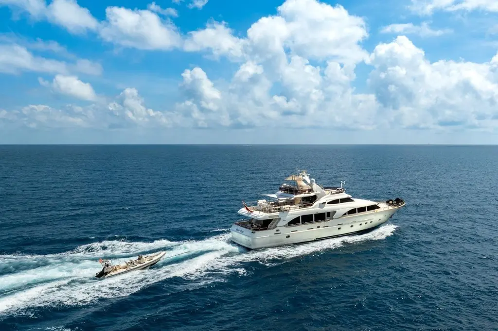NEW STAR 2003 Benetti Tradition 100 Yacht For Sale in Villeneuve-Loubet NEW STAR 2003 Benetti Tradition 100 Yacht For Sale in Villeneuve-Loubet
