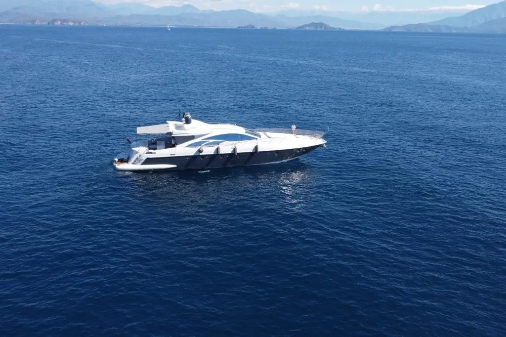 2007 Azimut 86S Yacht For Sale in Göcek 2007 Azimut 86S Yacht For Sale in Göcek