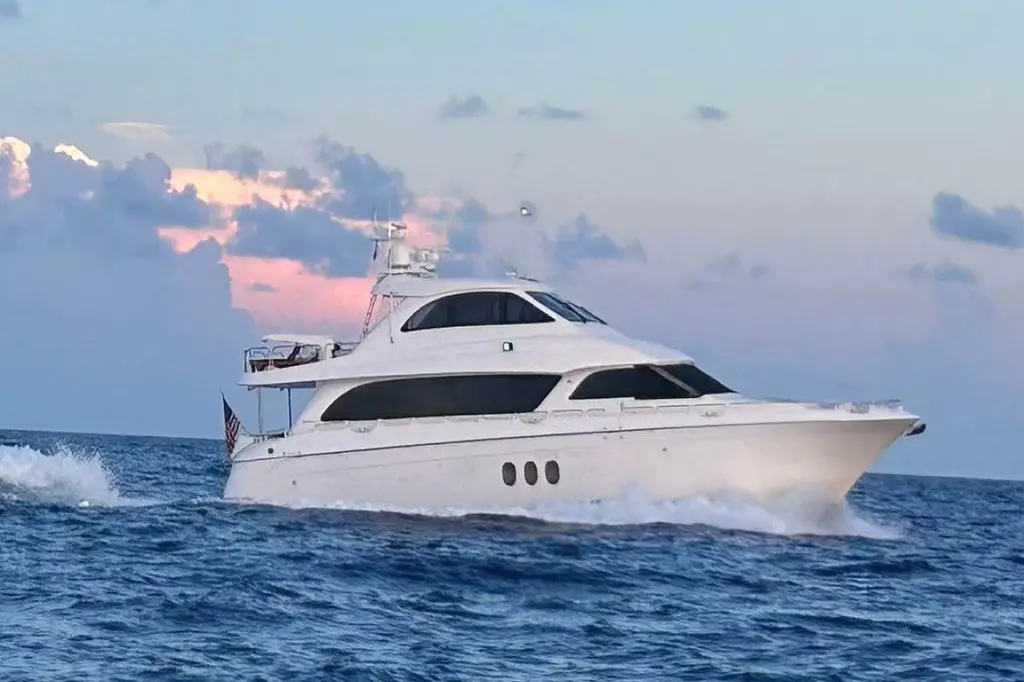 SAPPHIRE 2009 Hatteras Enclosed Bridge Yacht For Sale in Key Largo FL SAPPHIRE 2009 Hatteras Enclosed Bridge Yacht For Sale in Key Largo FL