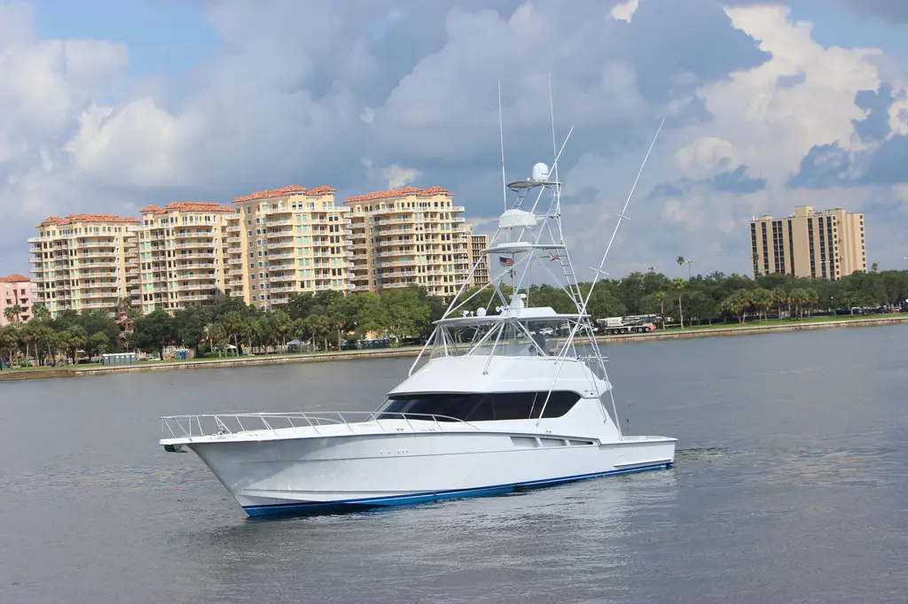 2004 Hatteras 60 Convertible Yacht For Sale in Tampa FL 2004 Hatteras 60 Convertible Yacht For Sale in Tampa FL