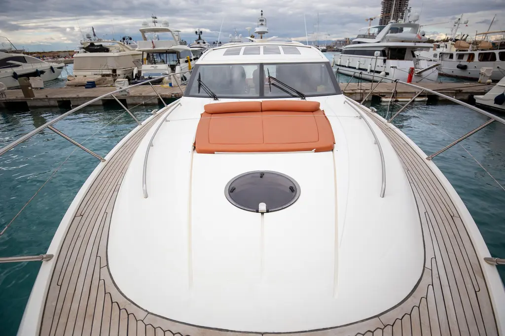 2011 Princess V62 Yacht For Sale in Glyfada 2011 Princess V62 Yacht For Sale in Glyfada
