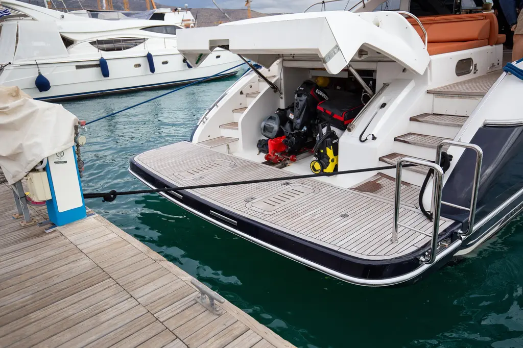 2011 Princess V62 Yacht For Sale in Glyfada 2011 Princess V62 Yacht For Sale in Glyfada