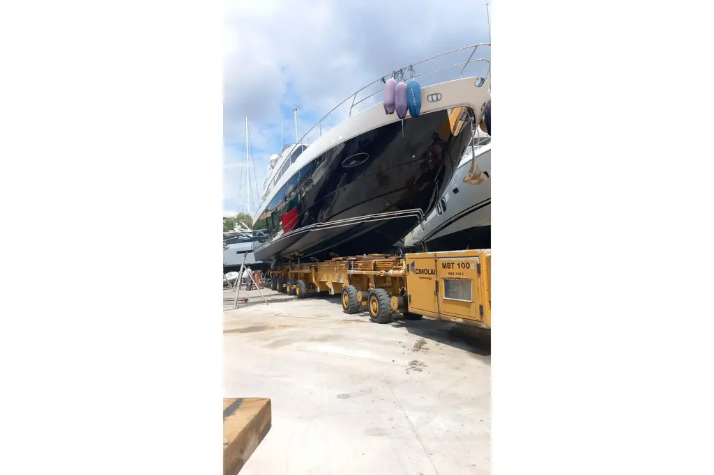 2013 Princess 72 Yacht For Sale in Istanbul 2013 Princess 72 Yacht For Sale in Istanbul