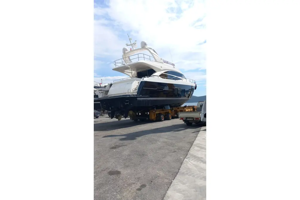 2013 Princess 72 Yacht For Sale in Istanbul 2013 Princess 72 Yacht For Sale in Istanbul