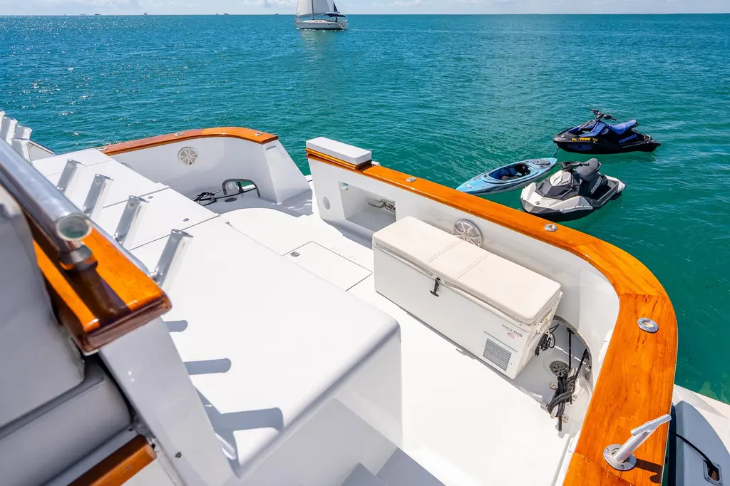 AZURE 1991 Maiora Planning Yacht For Sale in Fort Lauderdale FL AZURE 1991 Maiora Planning Yacht For Sale in Fort Lauderdale FL