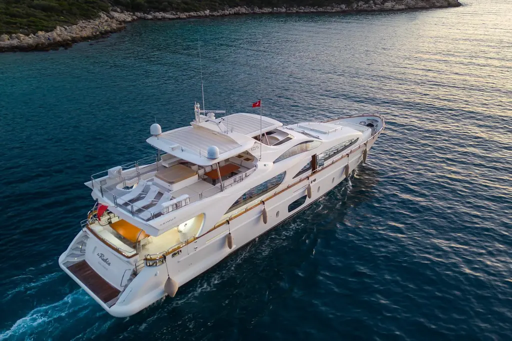La Rubia 2011 Azimut 105 Yacht For Sale in Kaş La Rubia 2011 Azimut 105 Yacht For Sale in Kaş