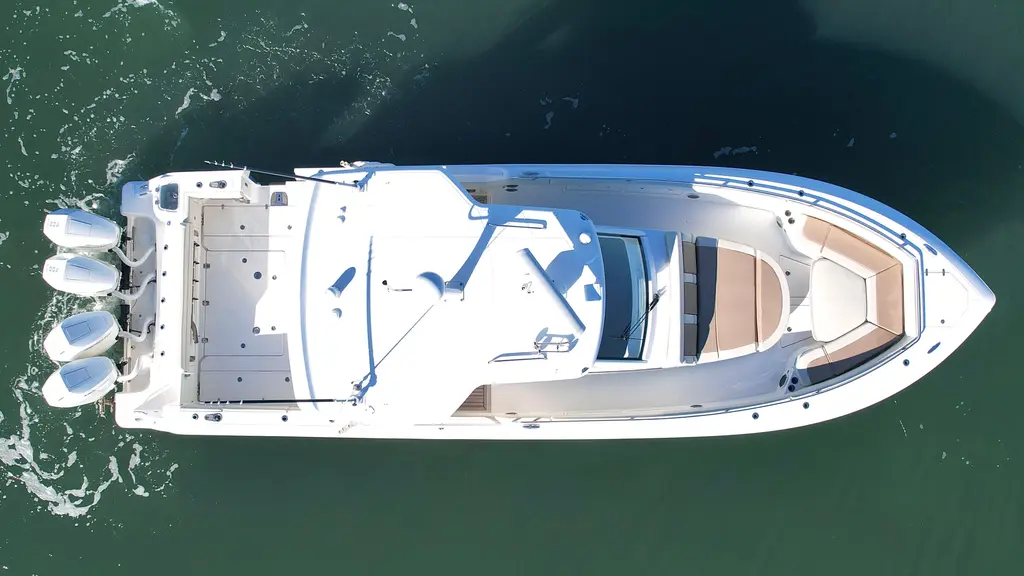 2017 Boston Whaler 420 Outrage Yacht For Sale in Freeport NY 2017 Boston Whaler 420 Outrage Yacht For Sale in Freeport NY