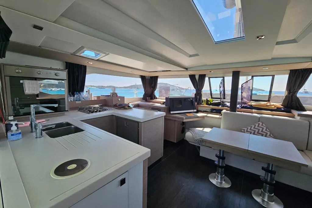 Astrea 42 2021 Fountaine Pajot Astrea 42 Catamaran Yacht For Sale in Hy?res 83 Astrea 42 2021 Fountaine Pajot Astrea 42 Catamaran Yacht For Sale in Hy?res 83