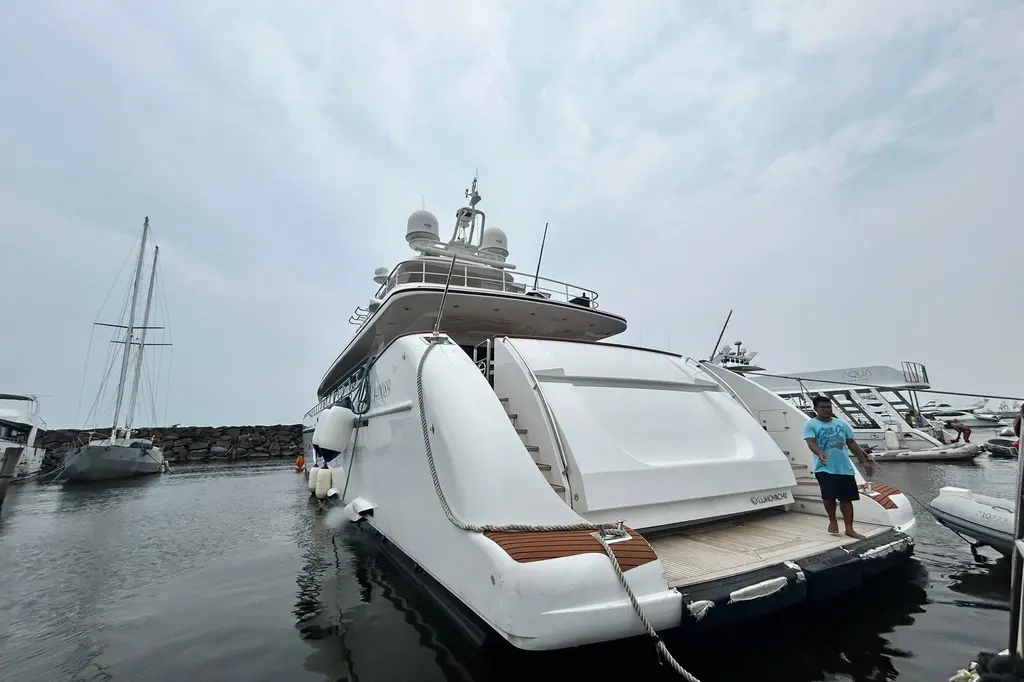 Sunshine 2010 Versilcraft Euroyacht Planet 125S Hardtop Yacht For Sale in Kota Kinabalu Sunshine 2010 Versilcraft Euroyacht Planet 125S Hardtop Yacht For Sale in Kota Kinabalu