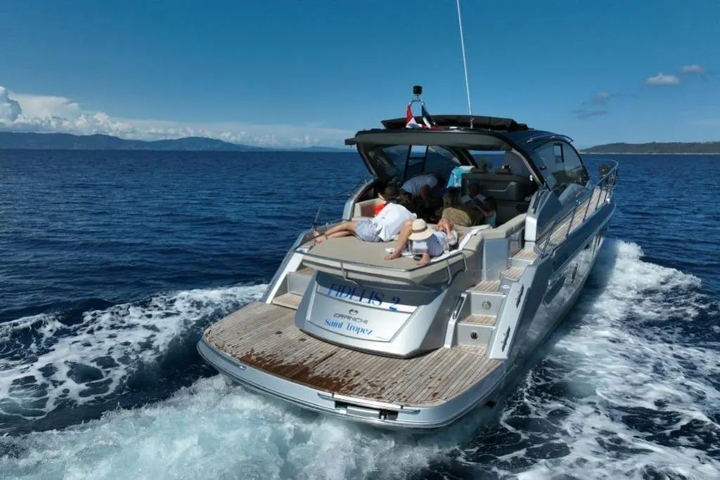 2020 Cranchi M 44 HT Yacht For Sale in Le Lavandou 83 2020 Cranchi M 44 HT Yacht For Sale in Le Lavandou 83