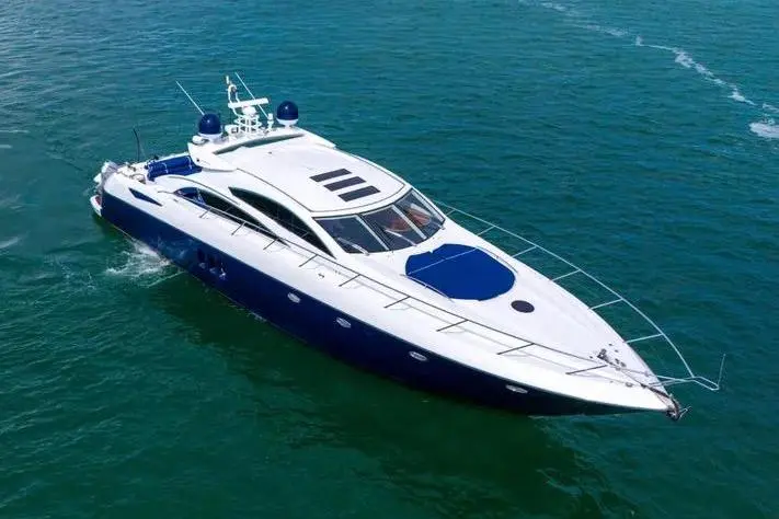 2006 Sunseeker Predator 72 Yacht For Sale in Cancún 2006 Sunseeker Predator 72 Yacht For Sale in Cancún