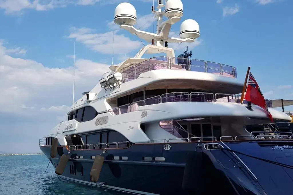 MY SISA 2010 Benetti Vision 145 Yacht For Sale in Menton MY SISA 2010 Benetti Vision 145 Yacht For Sale in Menton