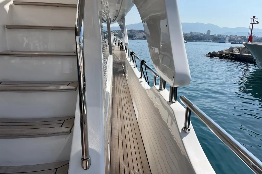 2013 Benetti Delfino 93 Yacht For Sale in Istanbul 2013 Benetti Delfino 93 Yacht For Sale in Istanbul