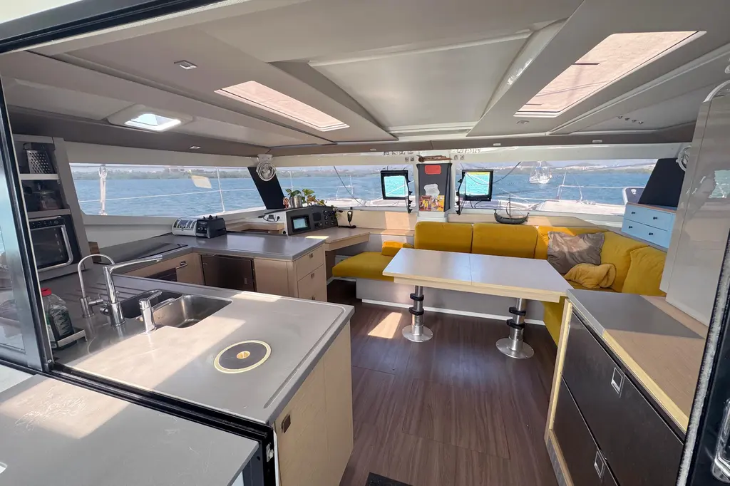 Katla 2018 Fountaine Pajot Helia 44 Evolution Yacht For Sale in Aruba Katla 2018 Fountaine Pajot Helia 44 Evolution Yacht For Sale in Aruba