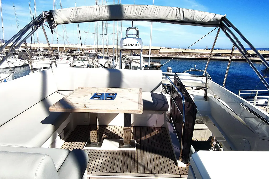 2023 Jeanneau Prestige 520 Fly Yacht For Sale in Le Lavandou 83 2023 Jeanneau Prestige 520 Fly Yacht For Sale in Le Lavandou 83