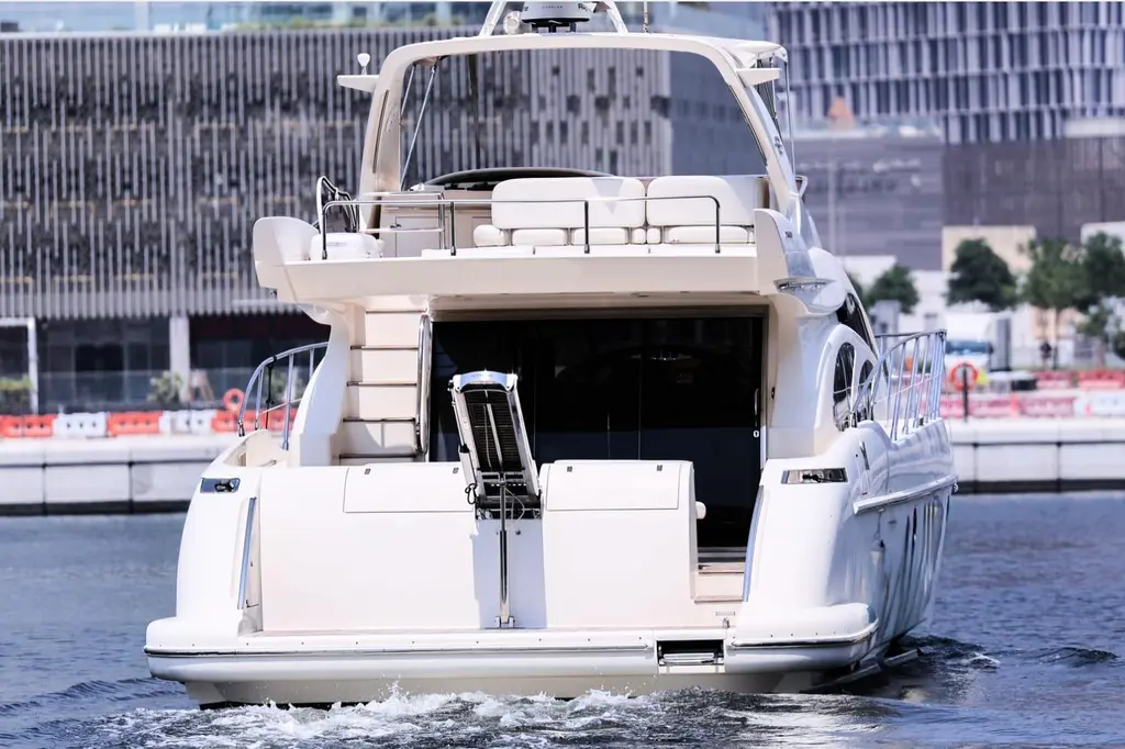 2007 Azimut 62 Yacht For Sale in Dubai 2007 Azimut 62 Yacht For Sale in Dubai