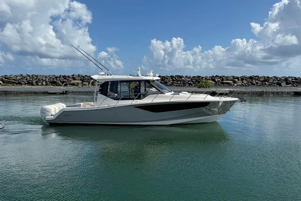 LA GRISSELLE 2021 Boston Whaler 405 Conquest Yacht For Sale in Fajardo LA GRISSELLE 2021 Boston Whaler 405 Conquest Yacht For Sale in Fajardo