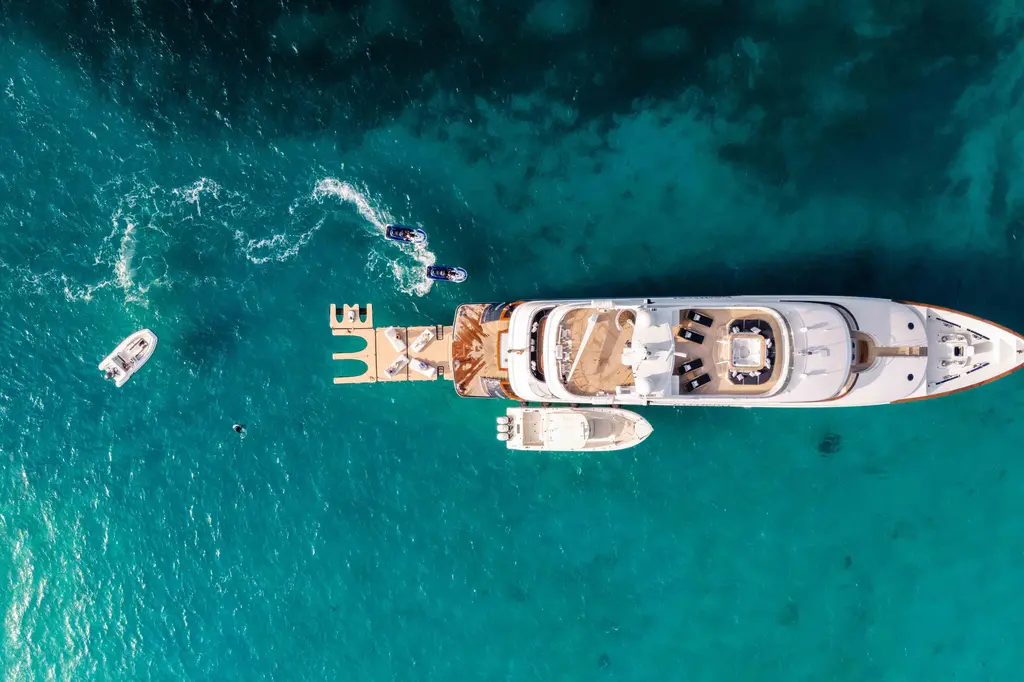 SUMMERDANCE 2004 Trinity Yachts Motor Yacht Yacht For Sale in Palm Beach FL