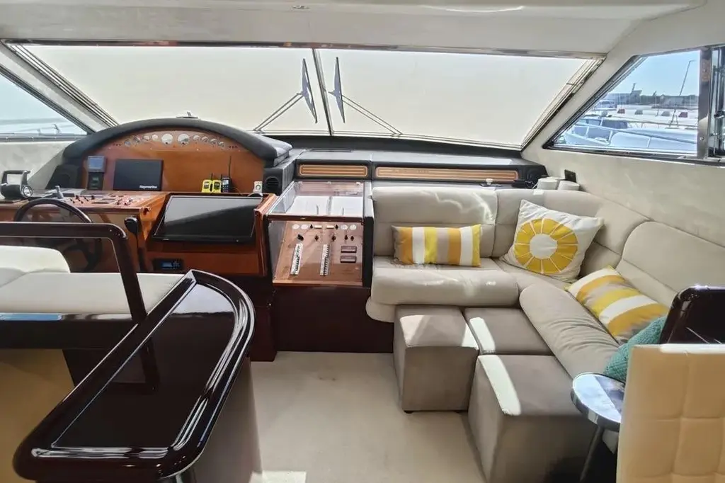 2002 Ferretti Yachts 720 Yacht For Sale in Athens 2002 Ferretti Yachts 720 Yacht For Sale in Athens