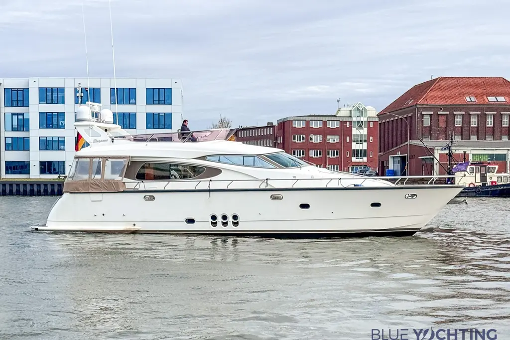 Mia Amor 2007 Elegance 60 Garage Yacht For Sale in Bremerhaven DE-HB Mia Amor 2007 Elegance 60 Garage Yacht For Sale in Bremerhaven DE-HB