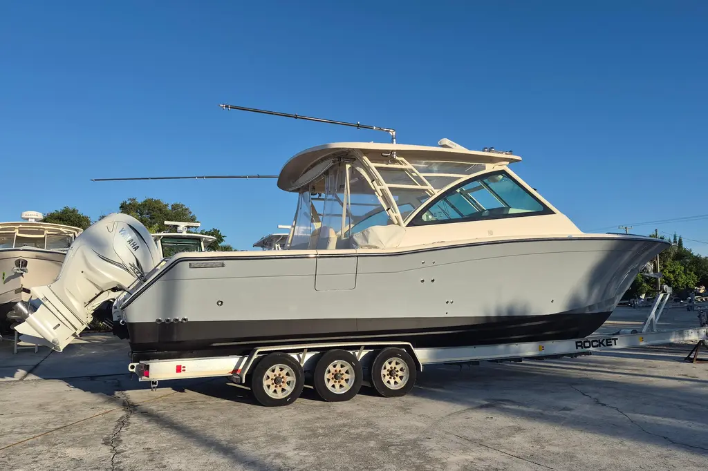 375-712 USED 2021 Grady-White Freedom 375 Yacht For Sale in Riviera Beach FL 375-712 USED 2021 Grady-White Freedom 375 Yacht For Sale in Riviera Beach FL