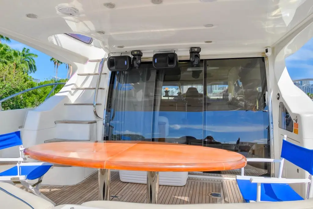 La dolce vita 2 2010 Azimut Fly 60 Yacht For Sale in Miami FL La dolce vita 2 2010 Azimut Fly 60 Yacht For Sale in Miami FL