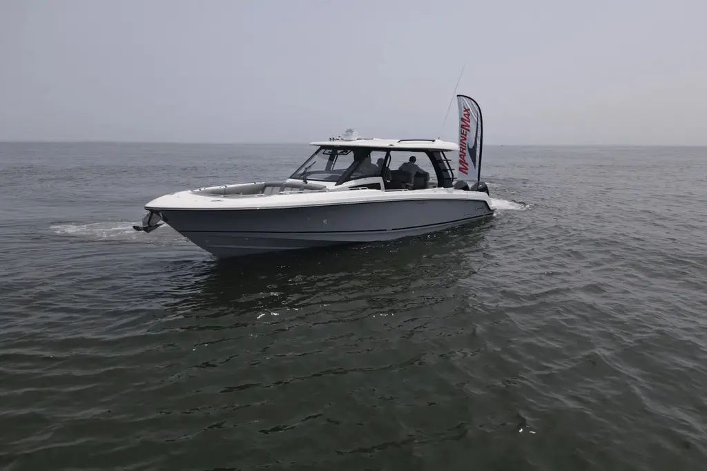 2025 Boston Whaler 350 Realm Yacht For Sale in Quincy MA 2025 Boston Whaler 350 Realm Yacht For Sale in Quincy MA