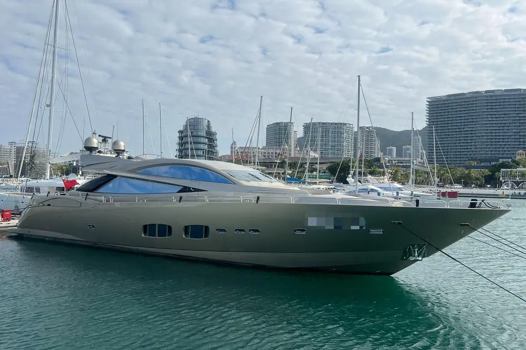 2010 Sunseeker Predator 108 Yacht For Sale in Haikou 2010 Sunseeker Predator 108 Yacht For Sale in Haikou