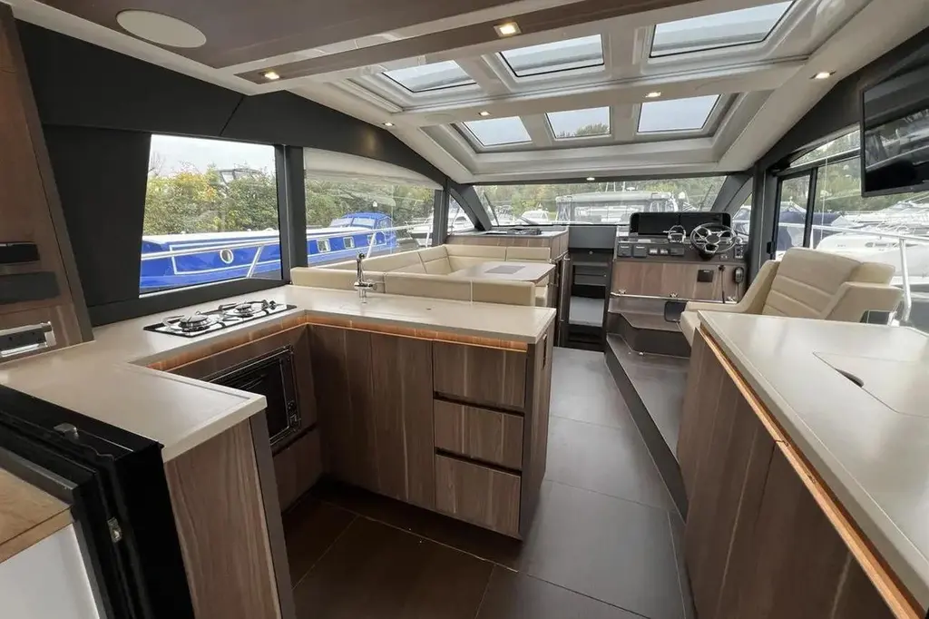  2019 Sealine C430 Yacht For Sale in Chertsey E38