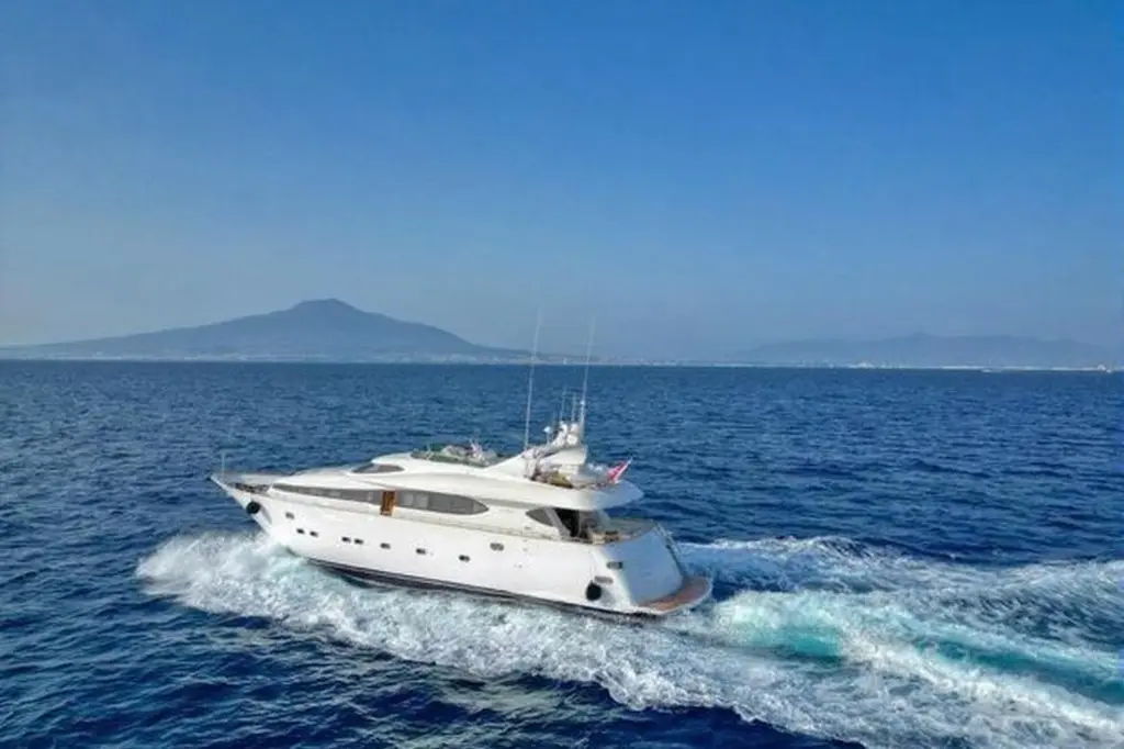 1999 Maiora 29 DP Yacht For Sale in Naples IT-NA 1999 Maiora 29 DP Yacht For Sale in Naples IT-NA