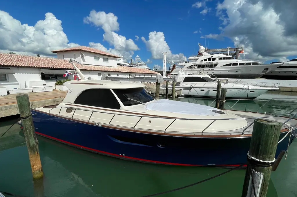 2008 Mochi Craft DOLPHIN 44' Yacht For Sale in LA ROMANA 2008 Mochi Craft DOLPHIN 44' Yacht For Sale in LA ROMANA