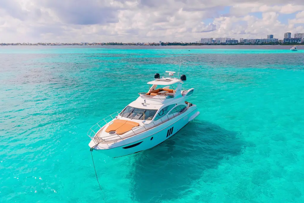 GOLDEN SUN 2011 Azimut 58 Yacht For Sale in Canc&uacute;n 