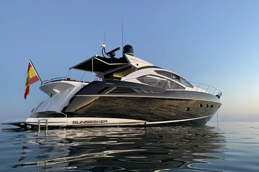 2010 Sunseeker Predator 64 Yacht For Sale in Alicante ES-A 2010 Sunseeker Predator 64 Yacht For Sale in Alicante ES-A