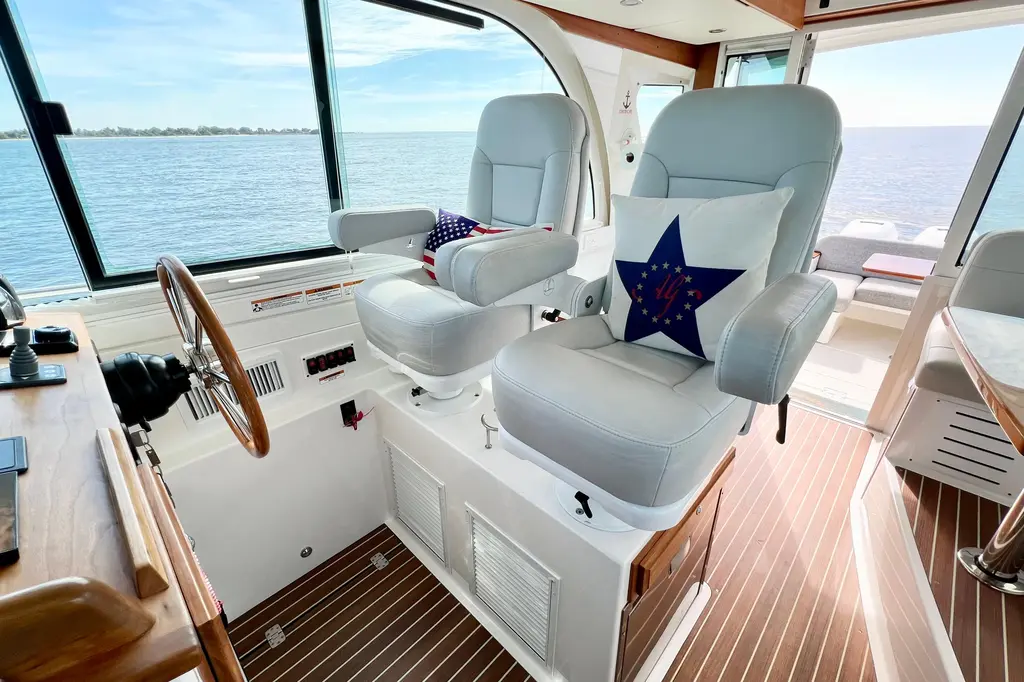 AMERICAN GIRL 2021 Back Cove 39O Yacht For Sale in Palm Harbor FL AMERICAN GIRL 2021 Back Cove 39O Yacht For Sale in Palm Harbor FL