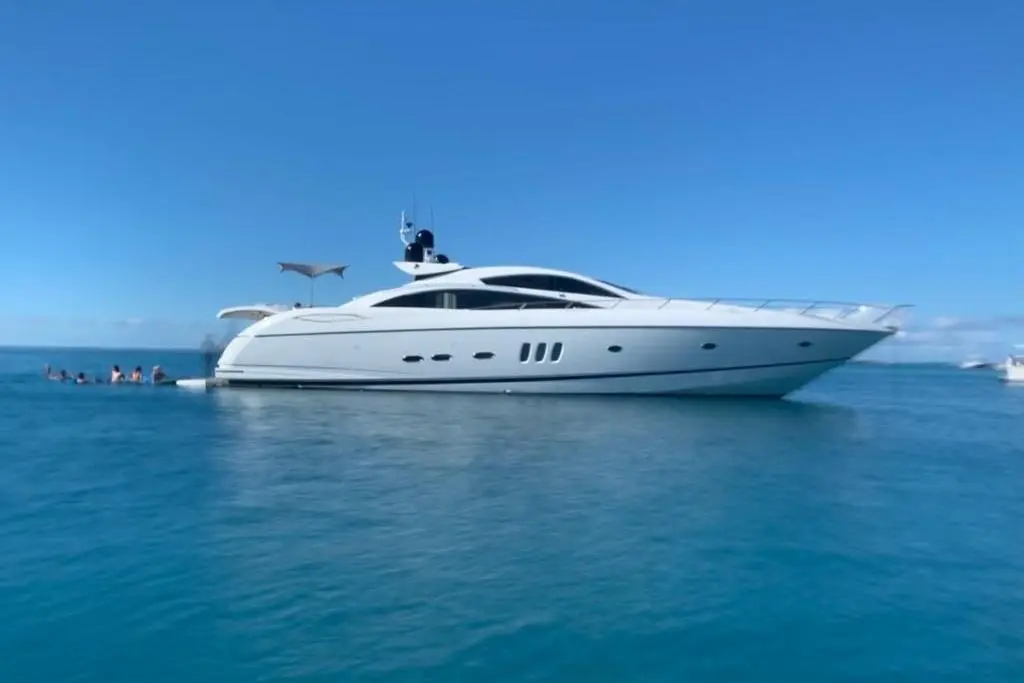 2006 Sunseeker Predator 82 Yacht For Sale in Fajardo 2006 Sunseeker Predator 82 Yacht For Sale in Fajardo