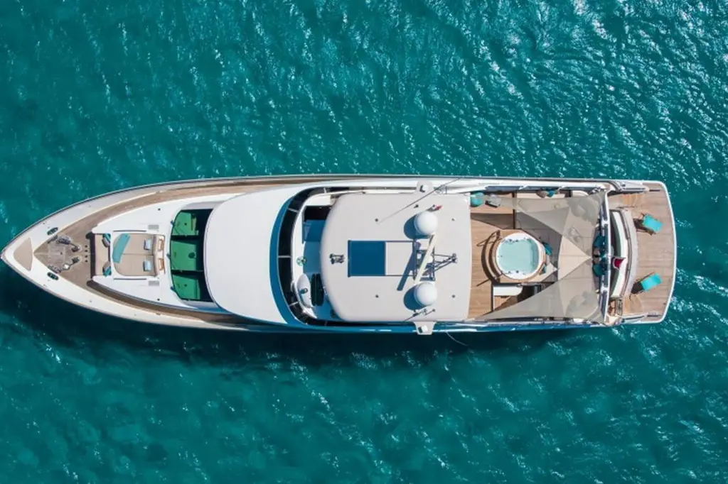 MR & MRS SMITH 2007 Horizon 2007 Yacht For Sale in Dubai MR & MRS SMITH 2007 Horizon 2007 Yacht For Sale in Dubai